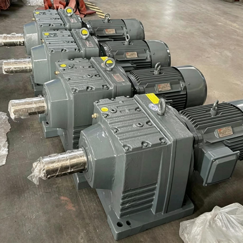 RM107RM77DT90S4 Helical Gear Motor China Factory